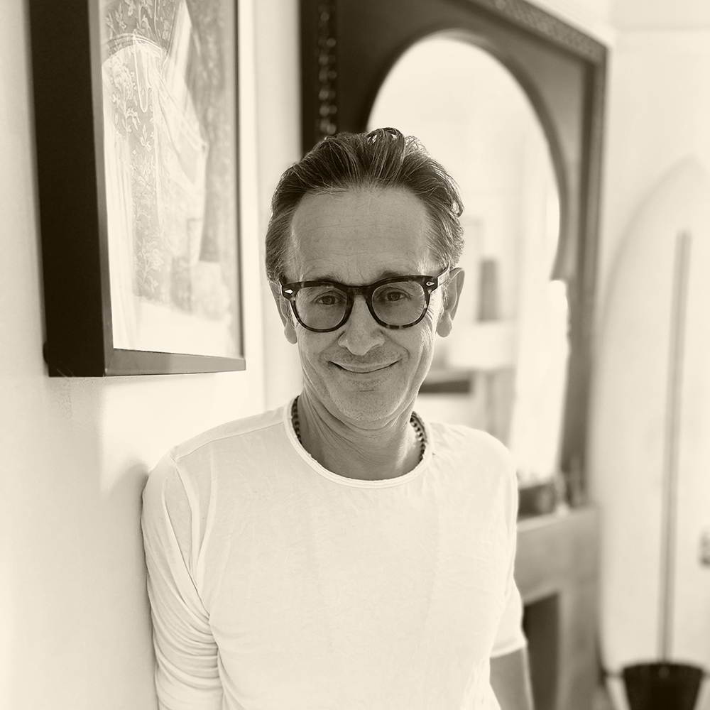 1000_MATT_SILVER_Portrait_FINAL